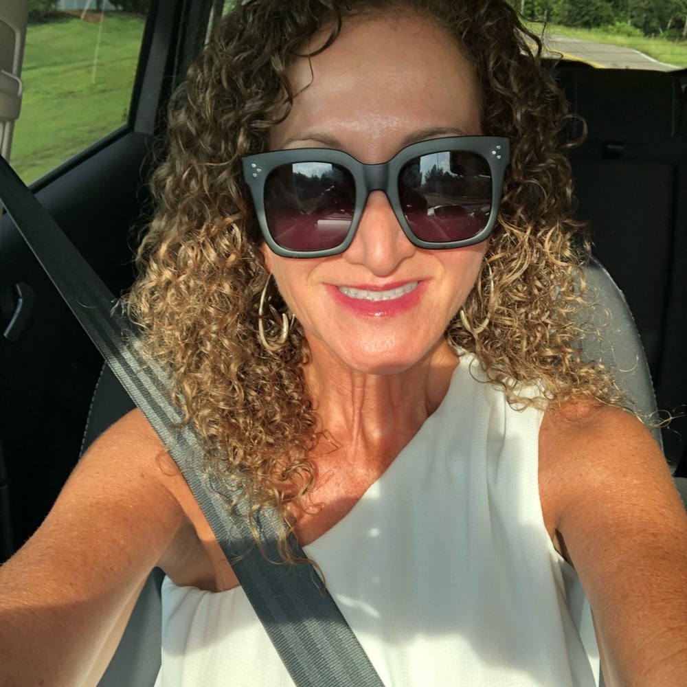 Meet your Posher, Julia